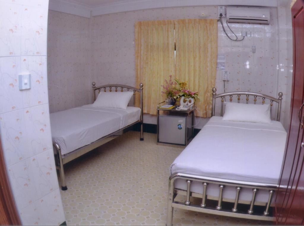 Hotel Shwe Eain Taw Rangum Quarto foto